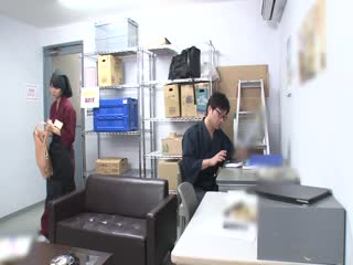 AP-714_A居酒屋で働く何も知らない新人アルバイトに難癖付けてパワハラ強制性交を繰第04集高清海报