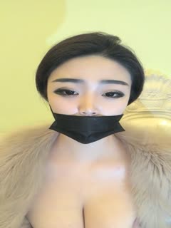 高颜值丰满肥逼御姐【小蝴蝶】揉搓奶子自摸逼逼，近距离特写手指插入，很是诱惑喜欢不要错过高清海报